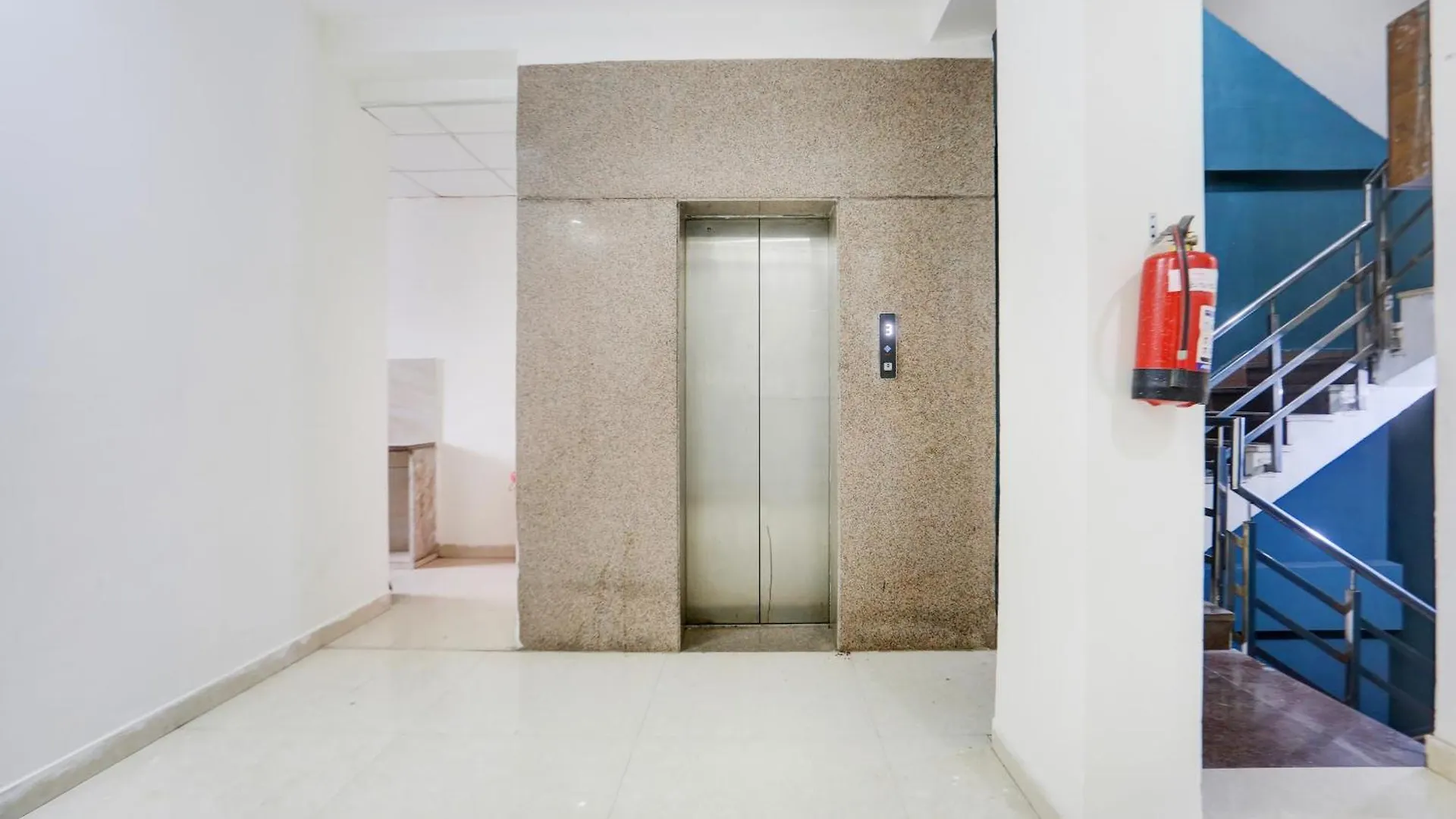 Super Hotel O Subhash Chowk Near Medanta Hospital Formerly L B Residency グルガウン