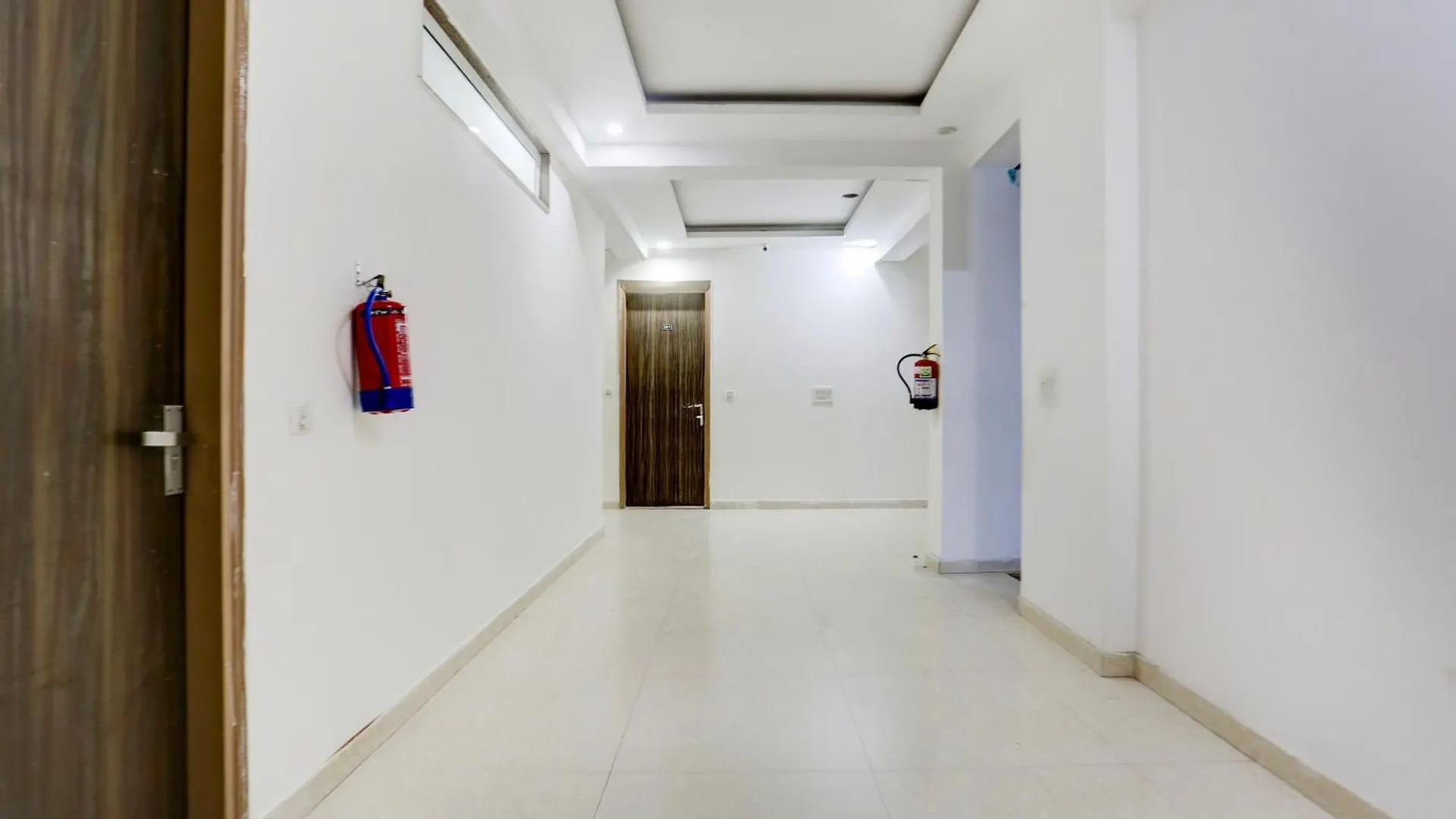 Super Hotel O Subhash Chowk Near Medanta Hospital Formerly L B Residency Gurgaon 0*,