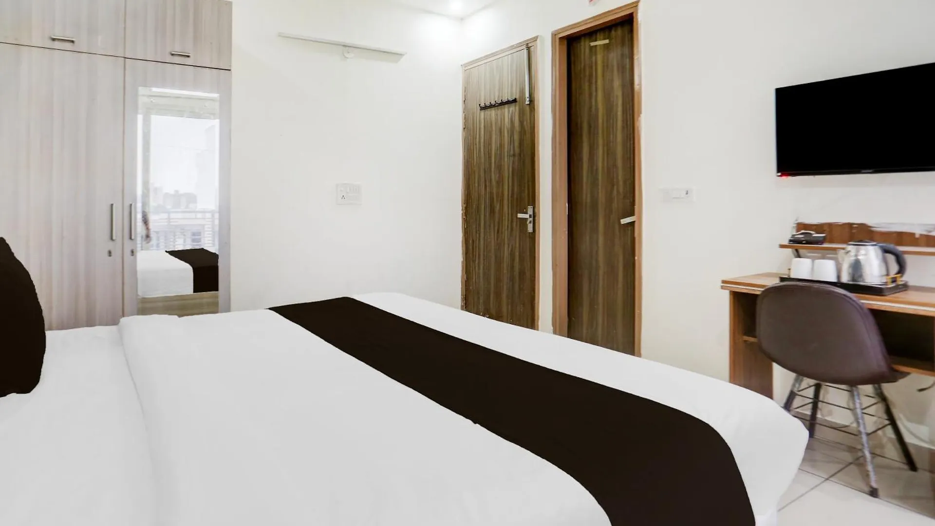 Super Hotel O Subhash Chowk Near Medanta Hospital Formerly L B Residency Gurgaon Hindistan