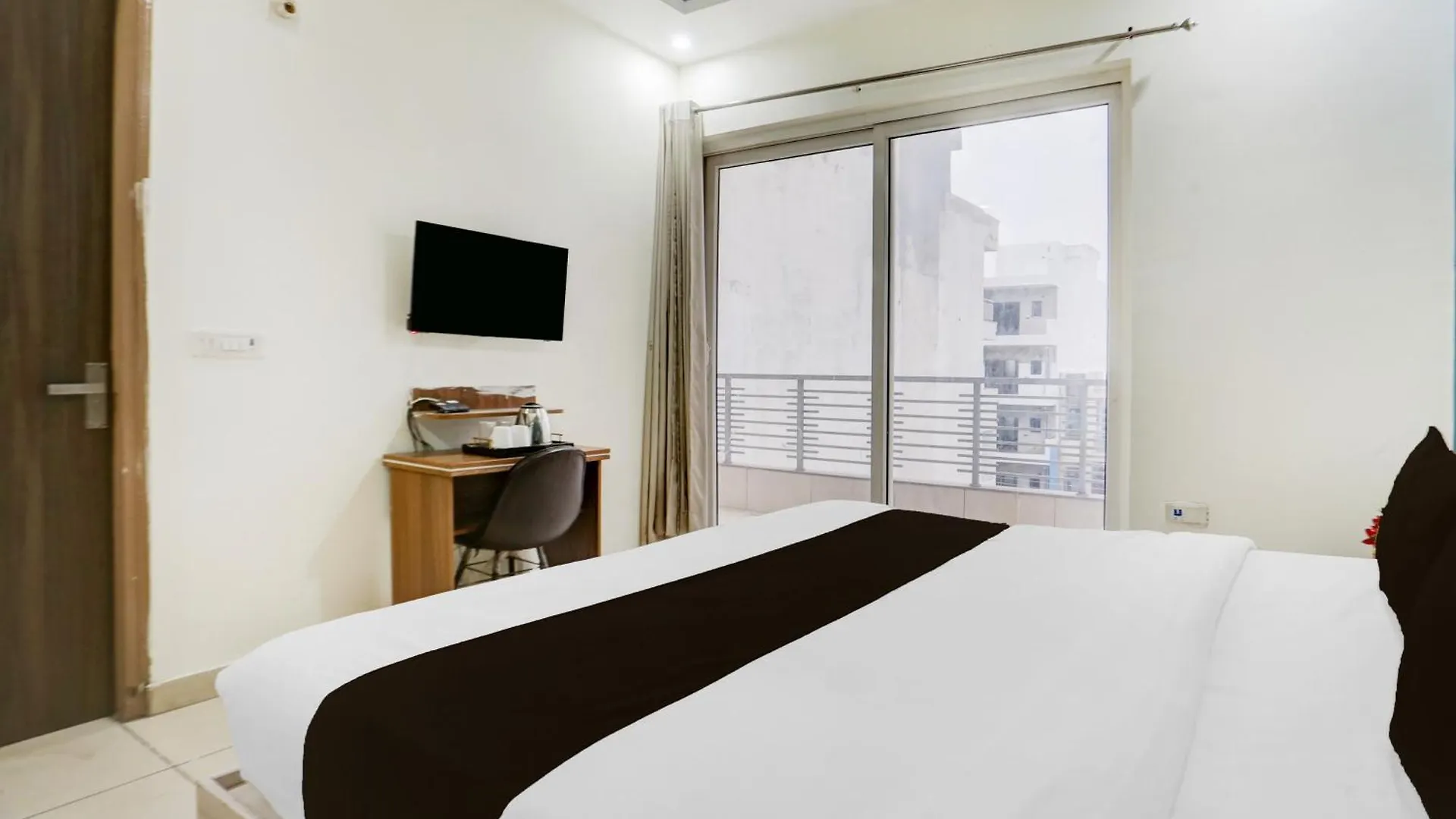 Super Hotel O Subhash Chowk Near Medanta Hospital Formerly L B Residency Gurgaon